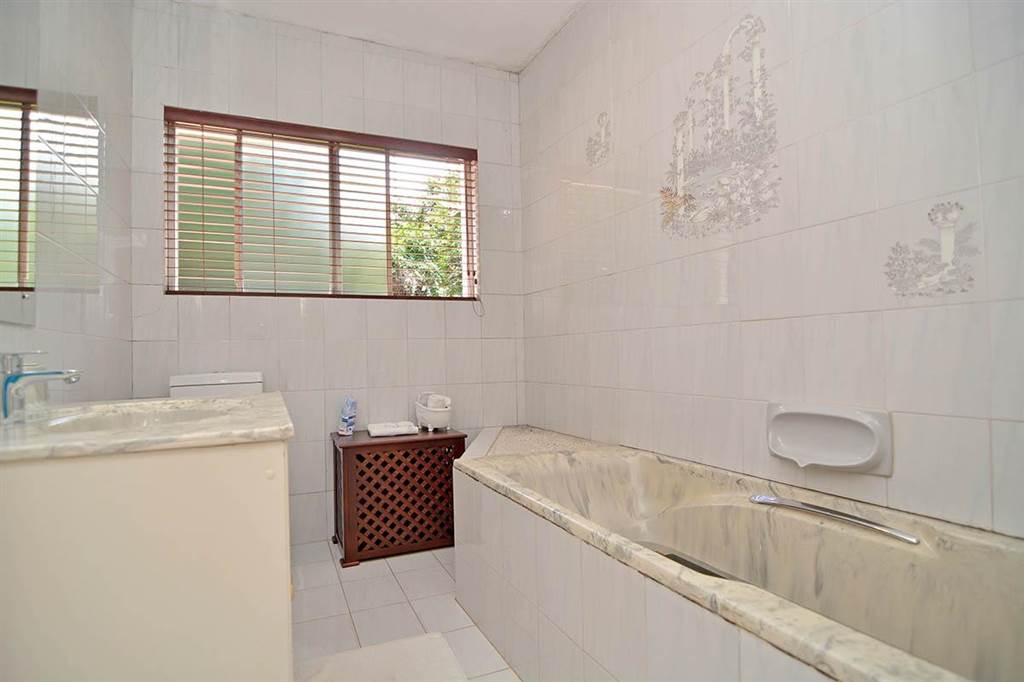 4 Bed House in Morninghill photo number 16