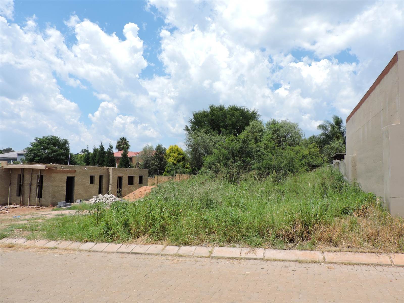 505 m² Land available in Ruimsig Country Estate photo number 4