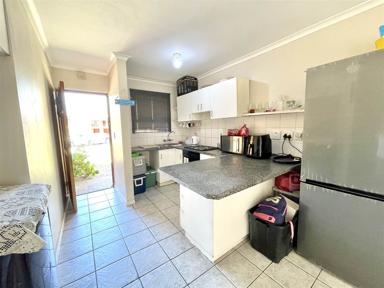 2 Bed Apartment in Paarl photo number 4
