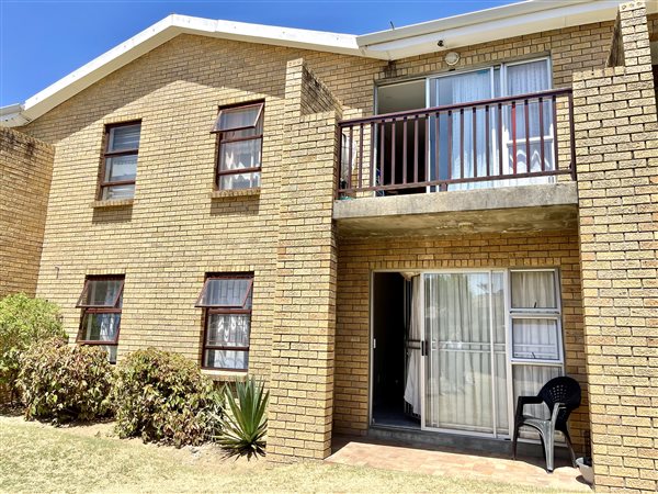 2 Bed Apartment in Paarl