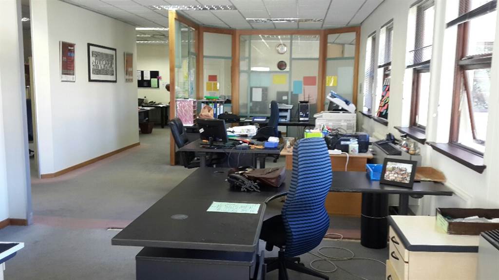 1048  m² Office Space in Edenburg photo number 4