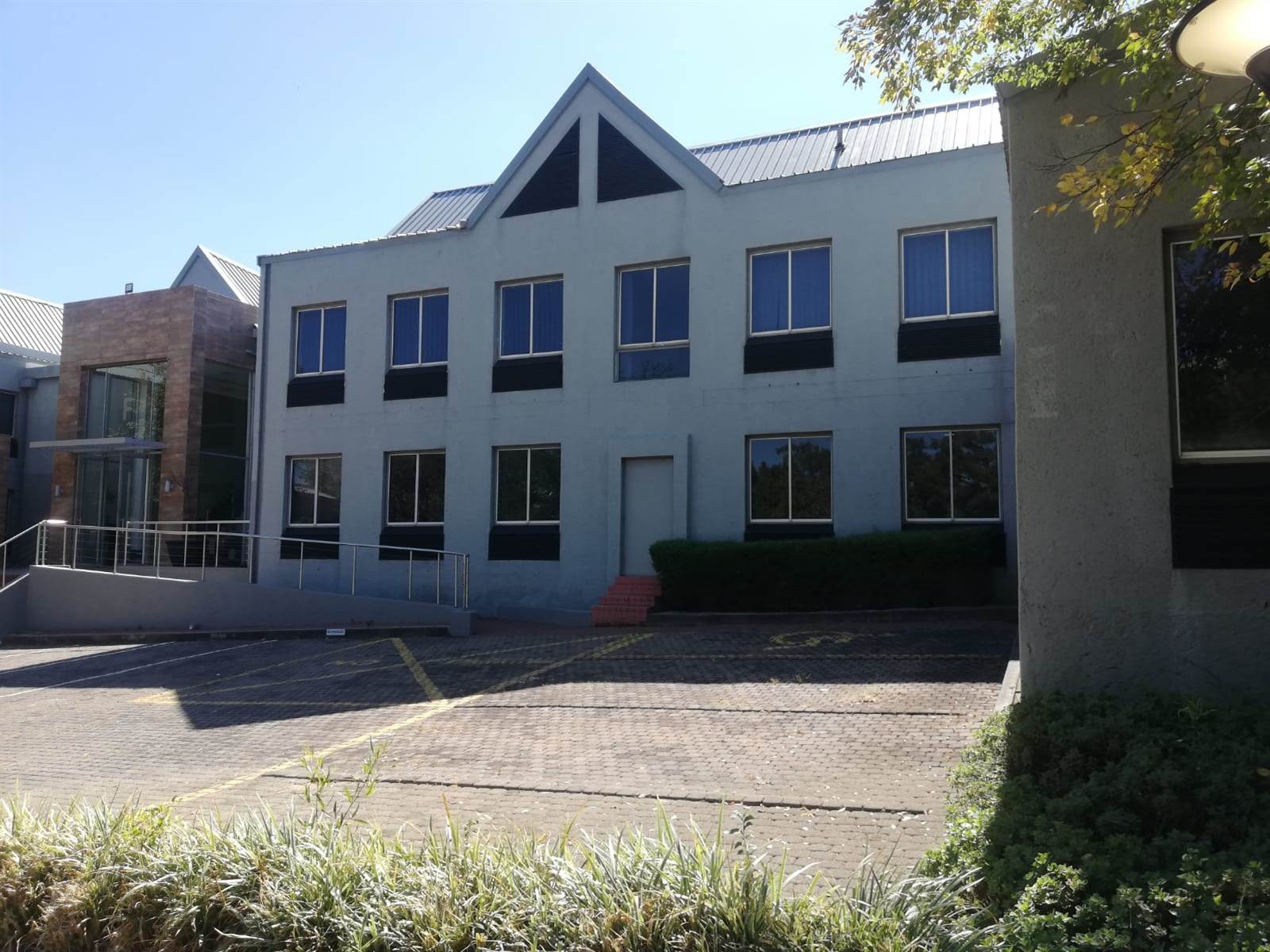 587.9  m² Commercial space in Woodmead photo number 1