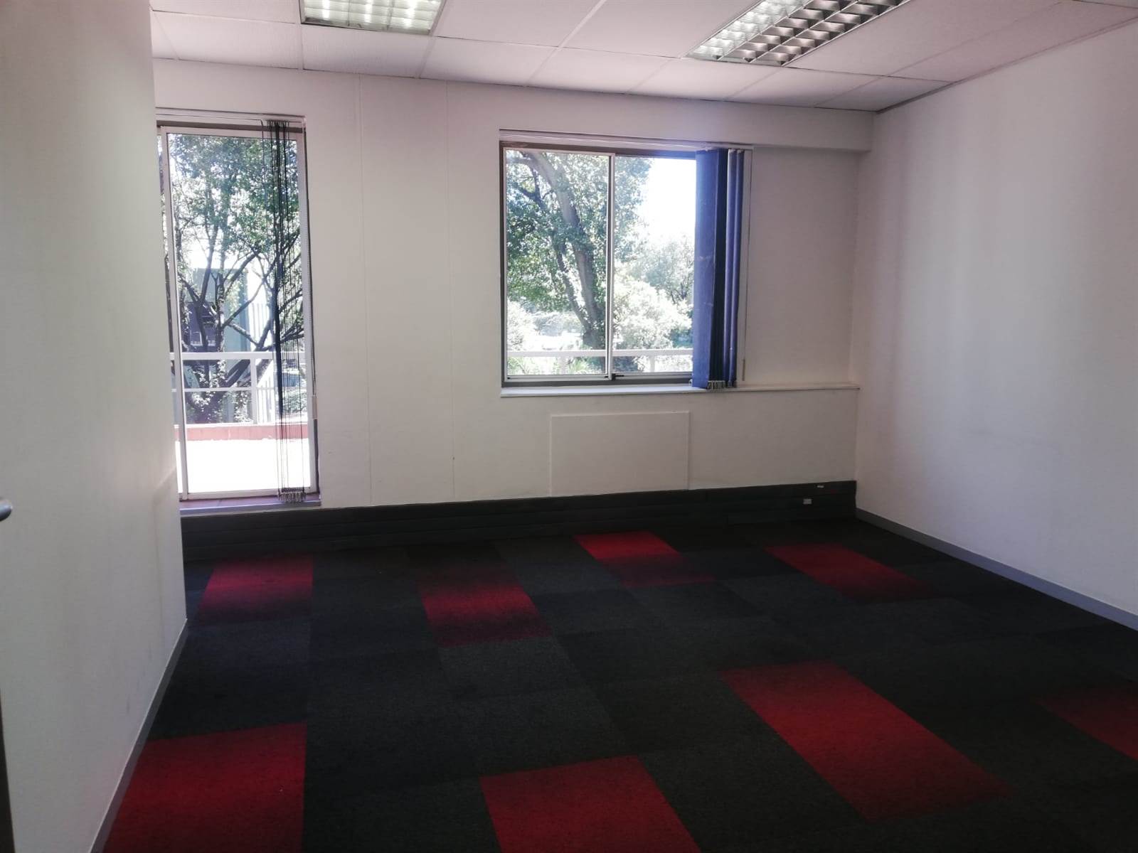 587.9  m² Commercial space in Woodmead photo number 15