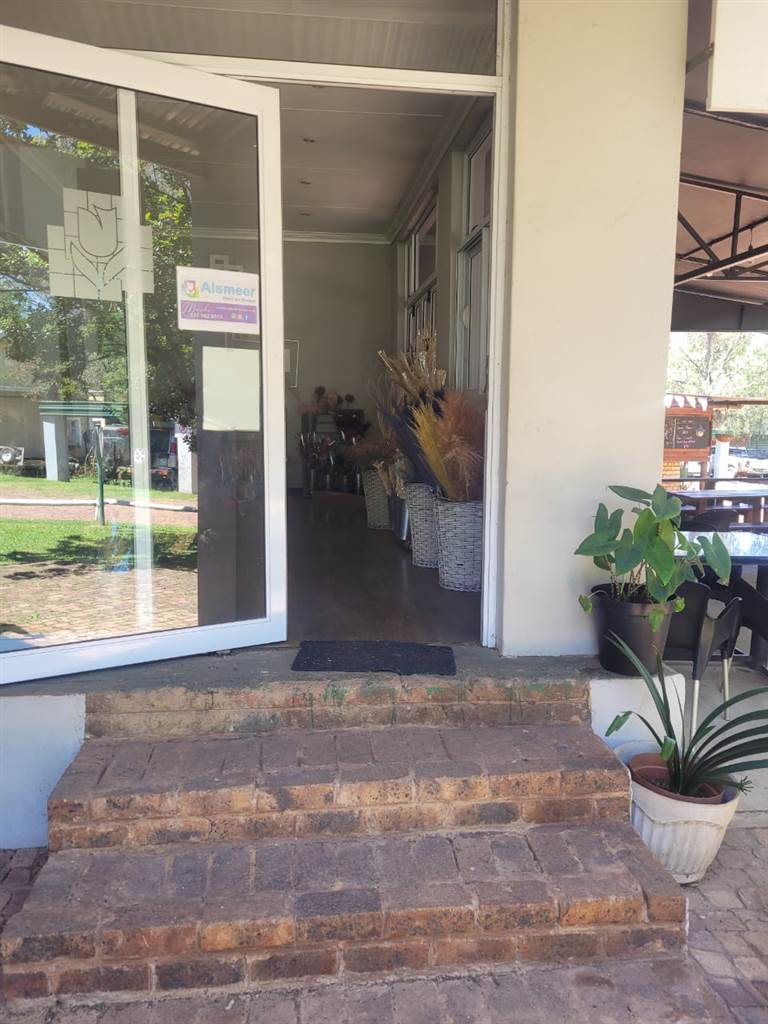 120  m² Commercial space in Doornkloof photo number 2