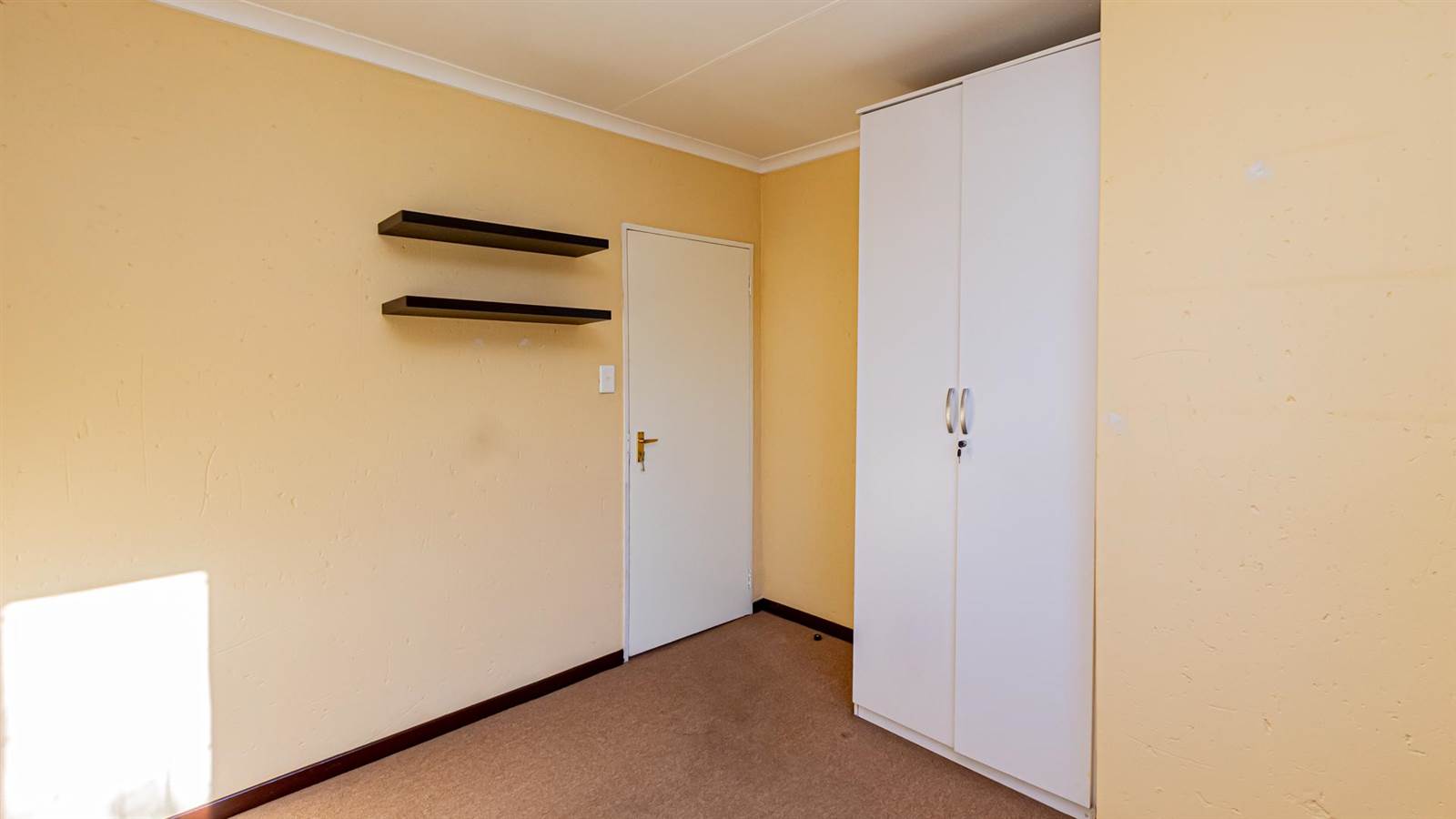 2 Bed Townhouse in Greenstone Hill photo number 19
