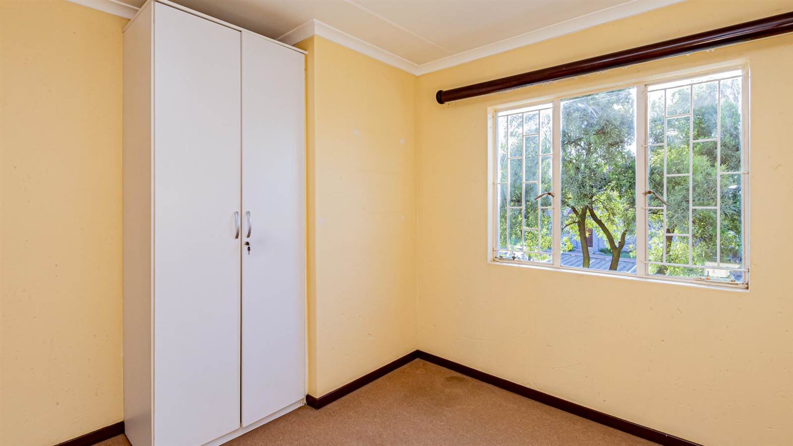 2 Bed Townhouse in Greenstone Hill photo number 13