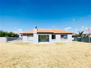 3 Bed House in Amberfield Valley