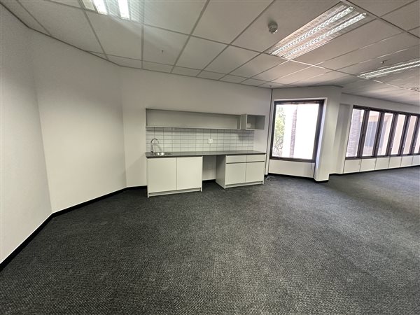 168  m² Commercial space in Parktown