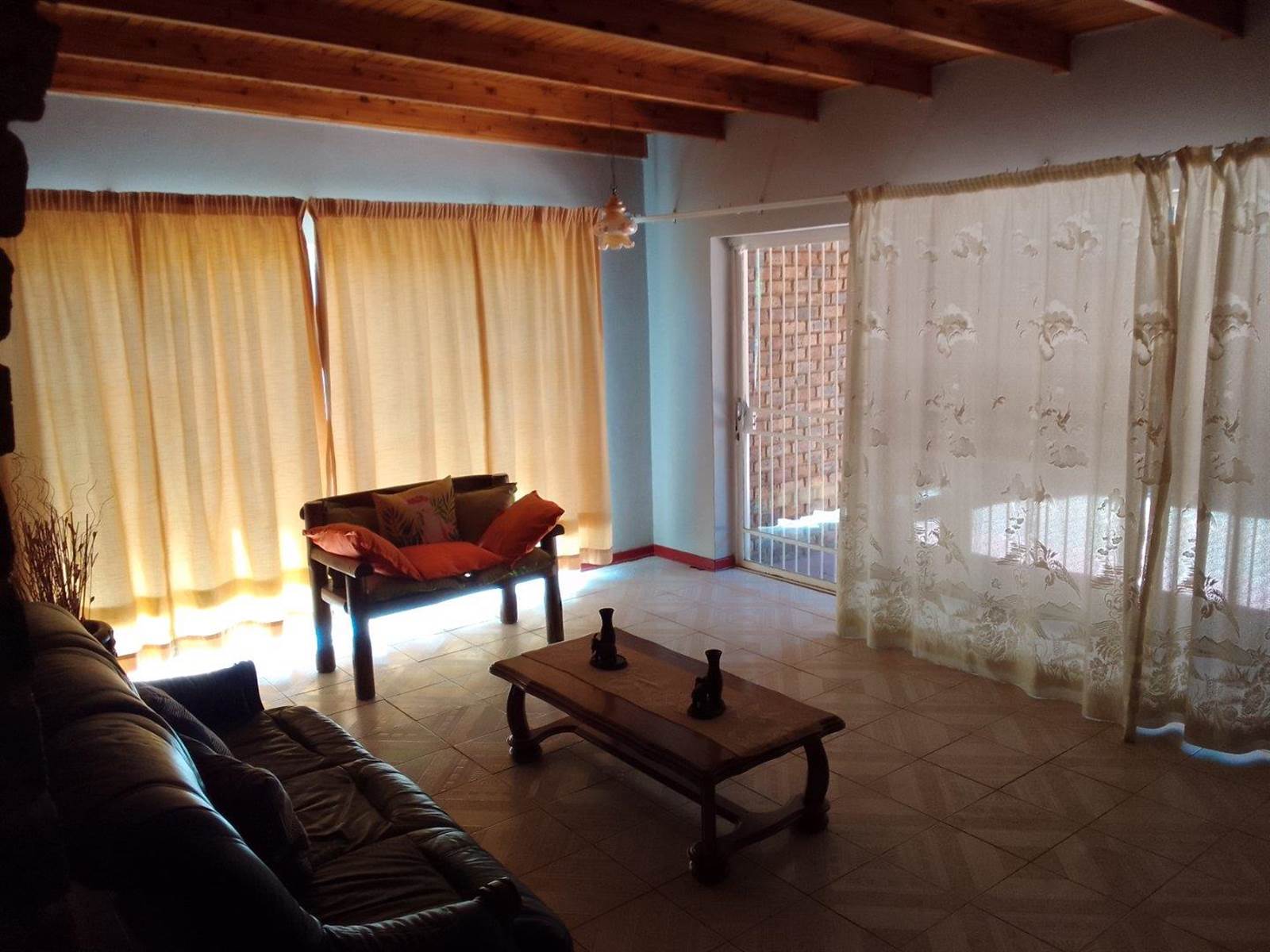 4 Bed House in Dorandia photo number 8