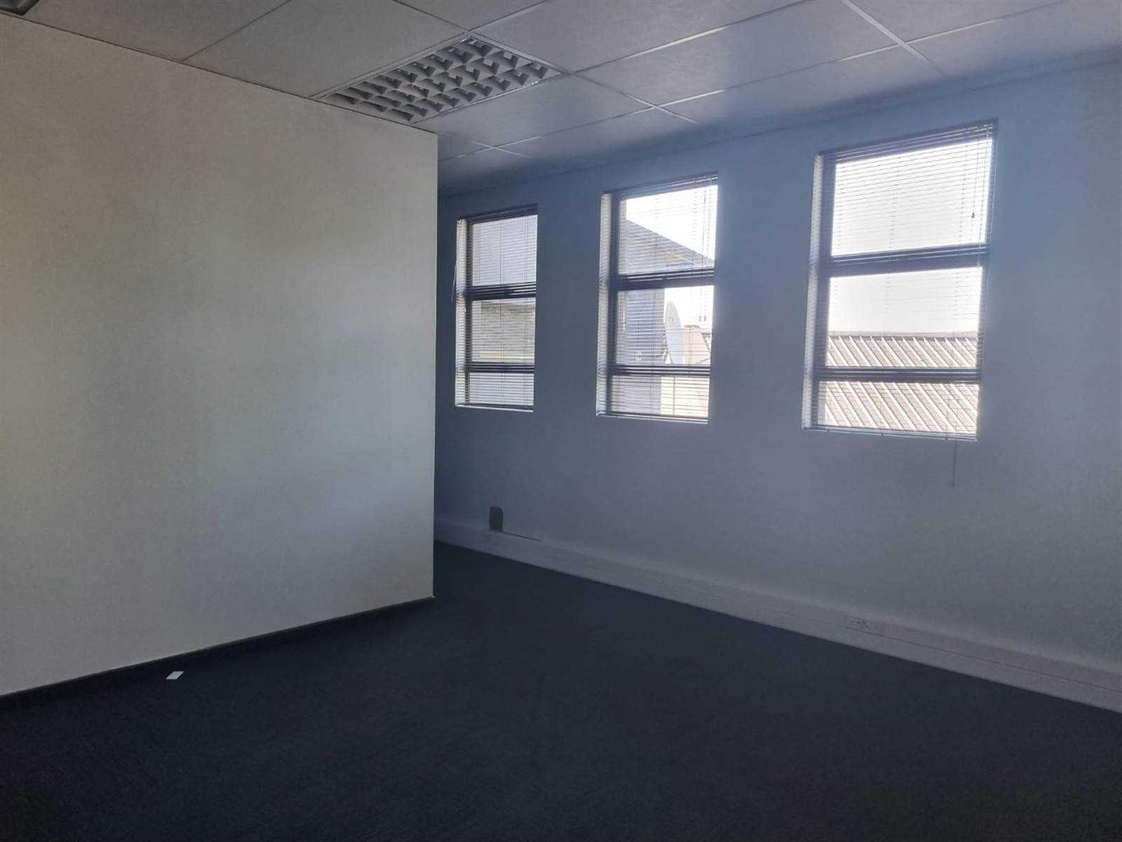 98  m² Commercial space in Spitskop photo number 11