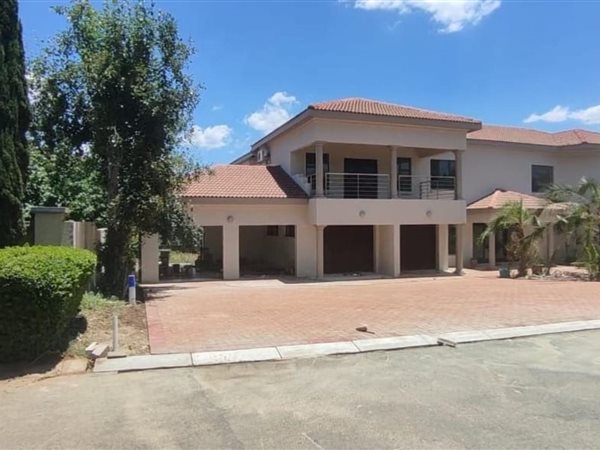 6 Bedroom House 6 Bedroom House