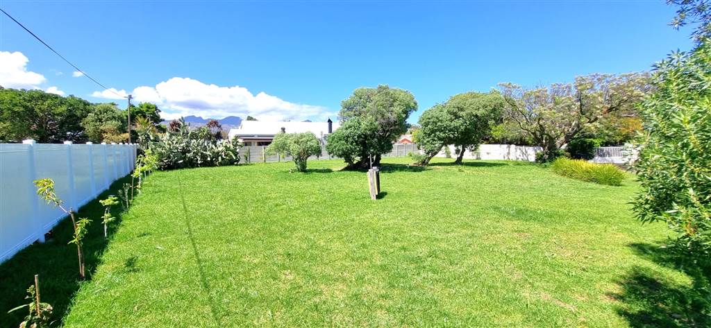 912 m² Land available in Strand Central photo number 3