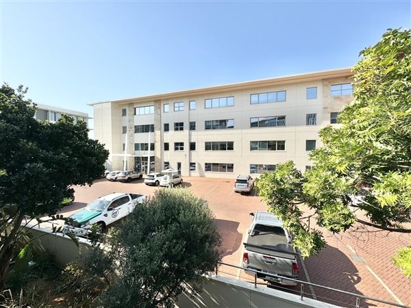 221  m² Commercial space