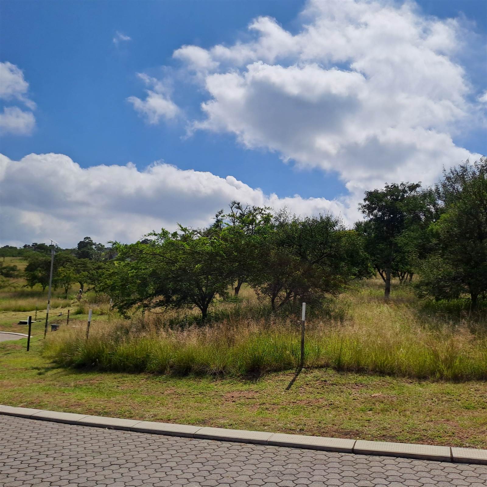 1009 m² Land available in Sonheuwel photo number 1