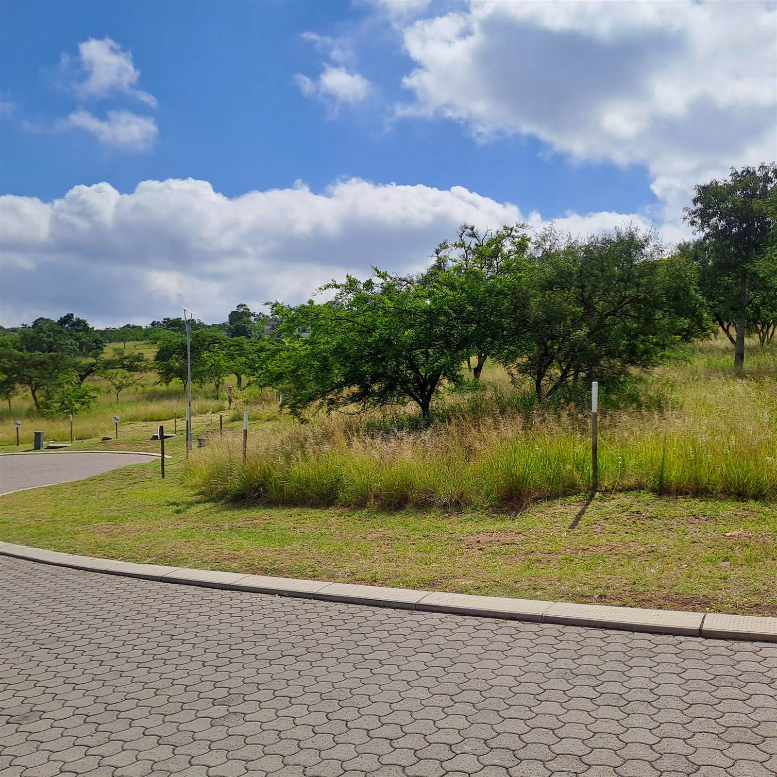 1009 m² Land available in Sonheuwel photo number 5