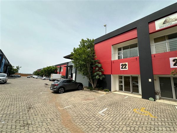 471  m² Industrial space in Lanseria and surrounds