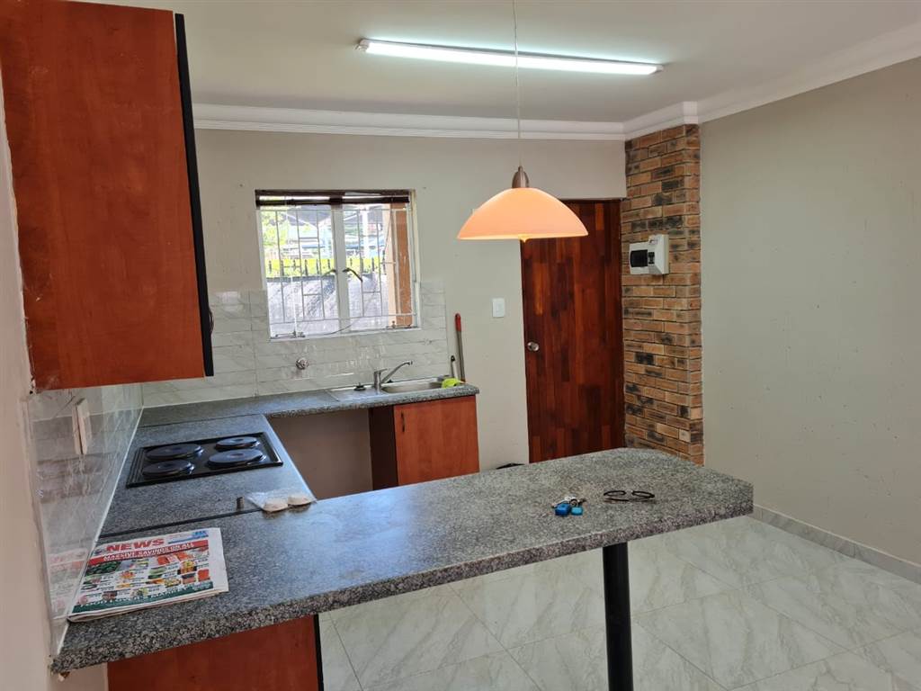 2 Bed Townhouse in Greenstone Hill photo number 2