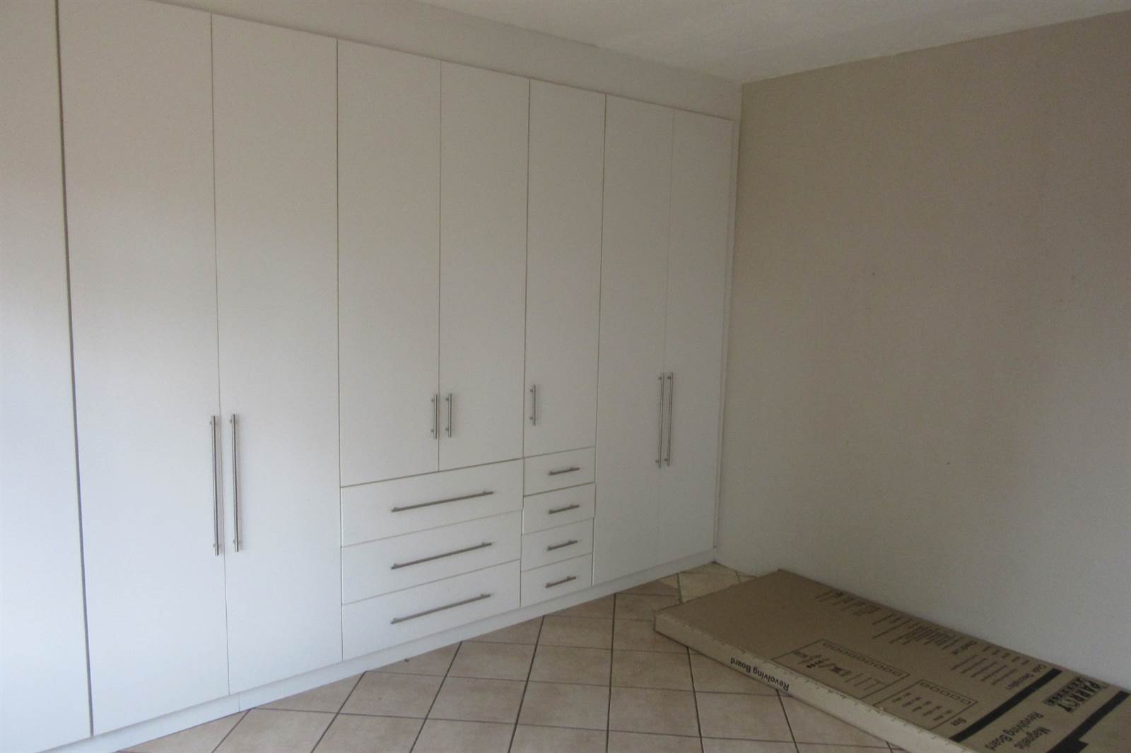 2 Bed Apartment in Krugersrus photo number 27