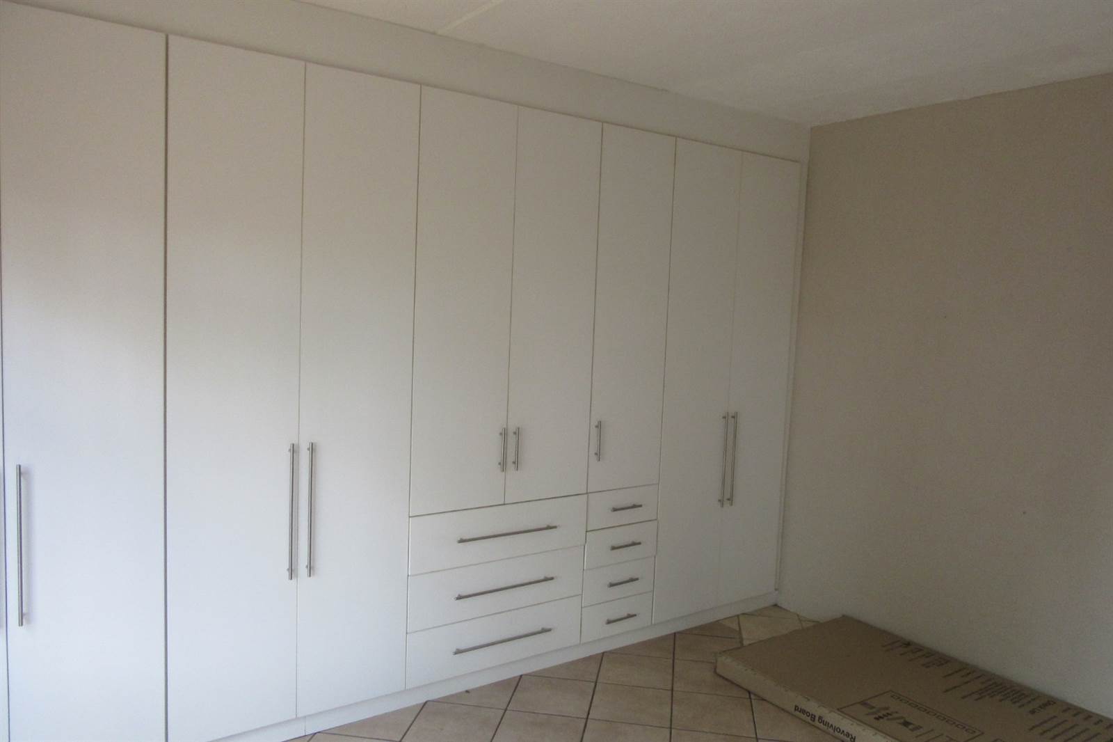 2 Bed Apartment in Krugersrus photo number 28
