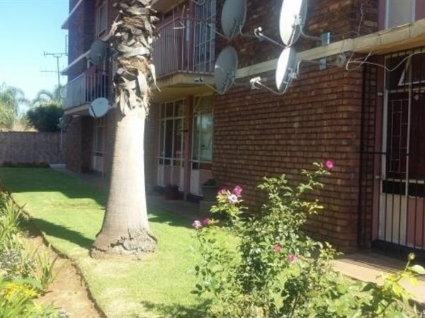 0.5 Bed Flat in Mayville
