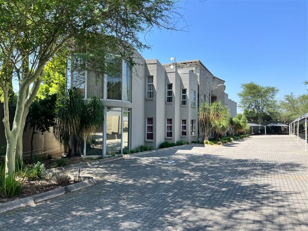 240  m² Commercial space in Broadacres