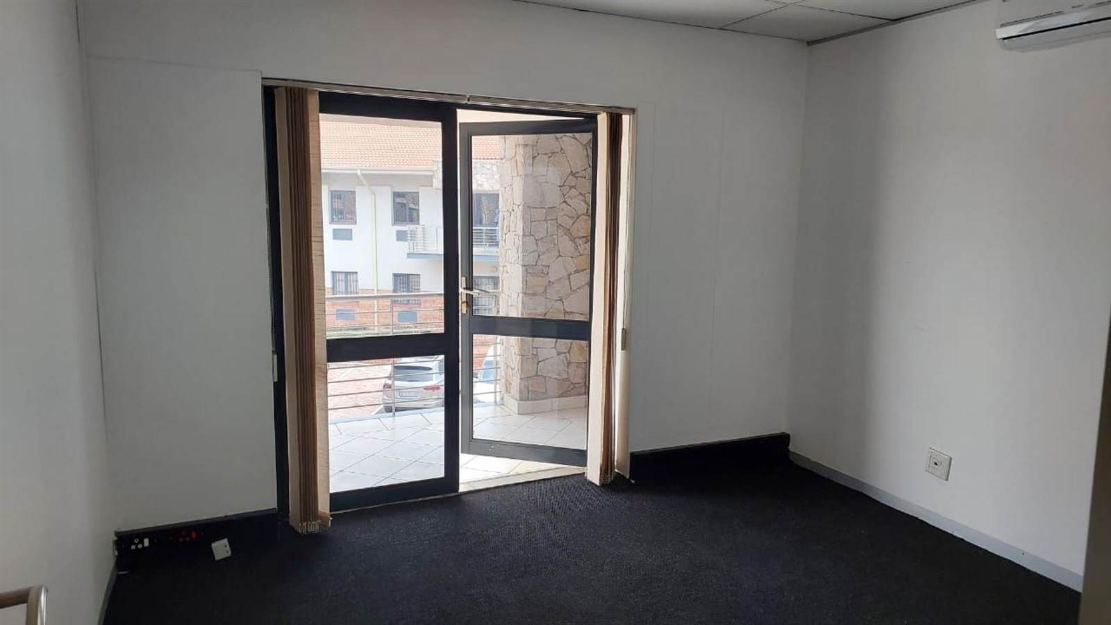 279  m² Commercial space in Bryanston photo number 19