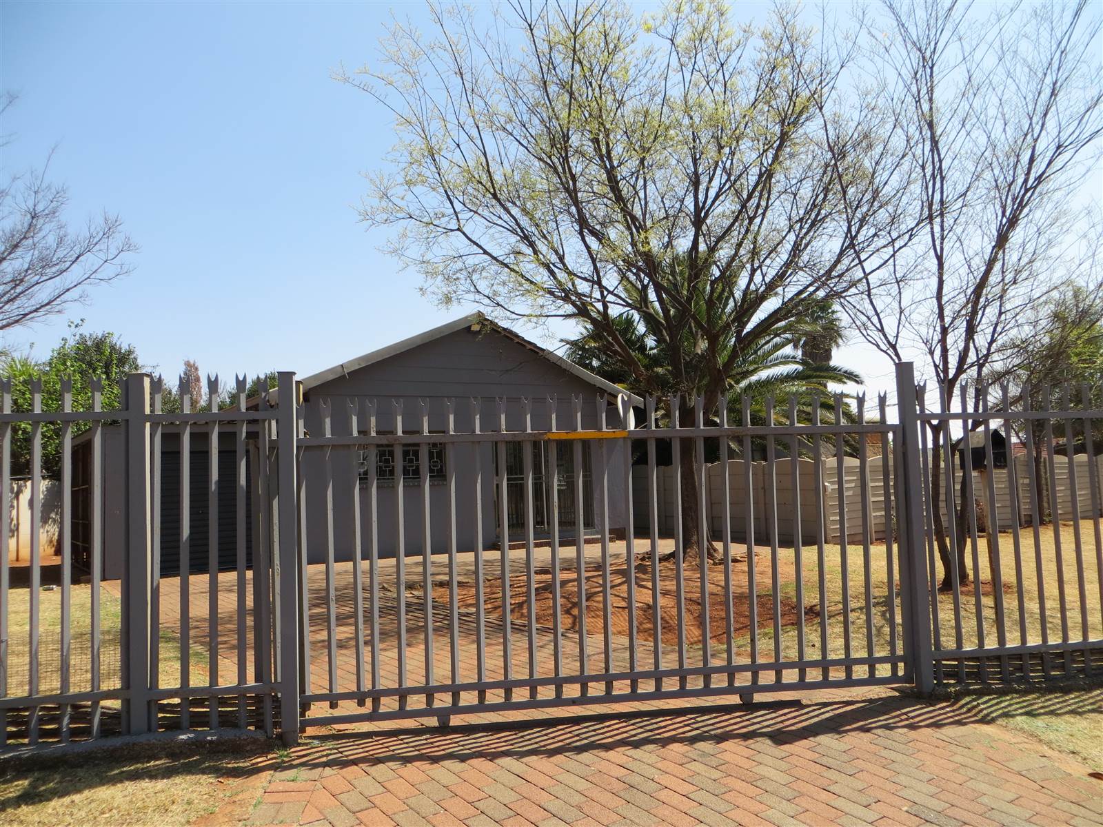 3 Bed House in Carletonville photo number 4