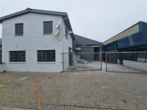 300  m² Industrial space in Strand Central