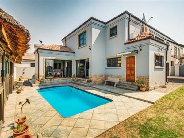 3 Bed House in Sunward Park