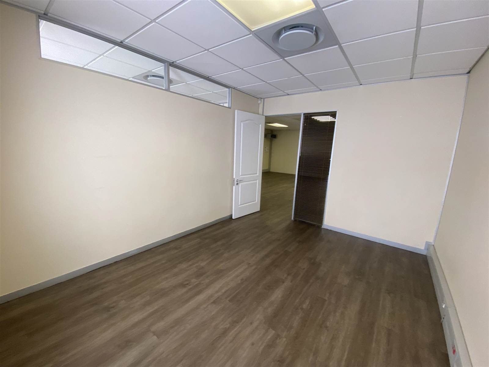 267  m² Commercial space in Century City photo number 16