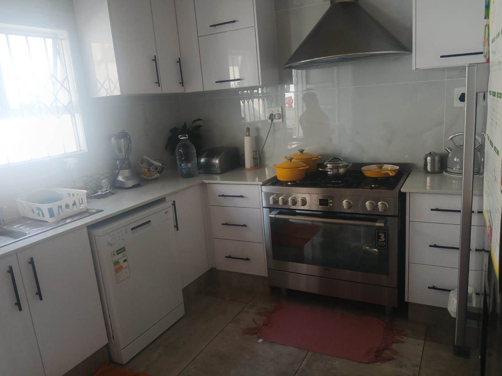 2 Bed House in KwaMashu photo number 2