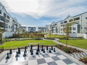 Apartment in Somerset West Central