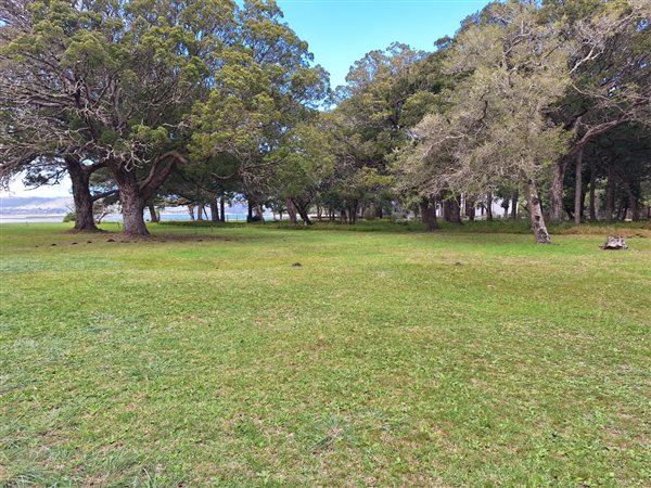 677 m² Land available in Lake Brenton