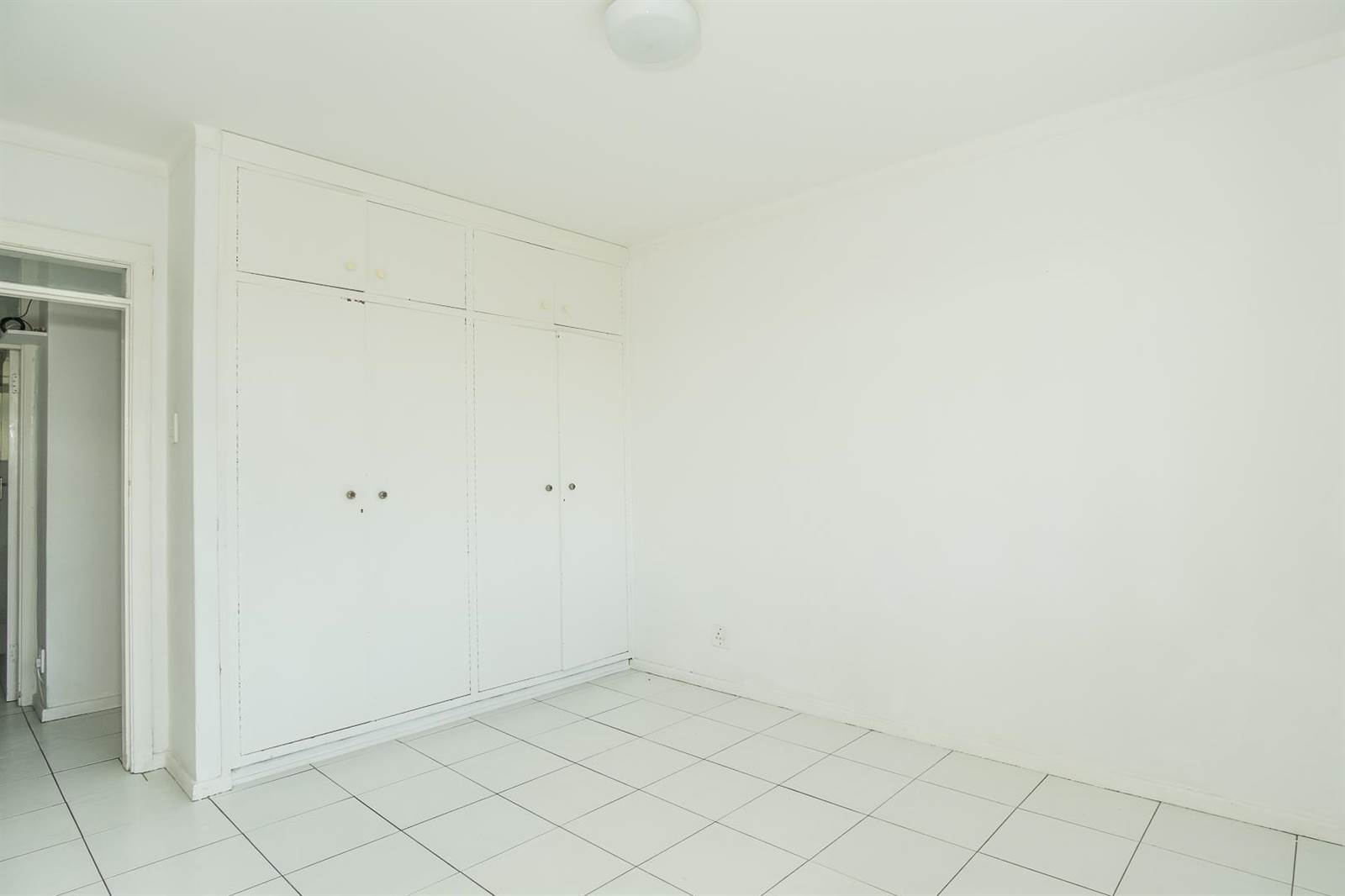 2 Bed Apartment in Kenilworth Upper photo number 13