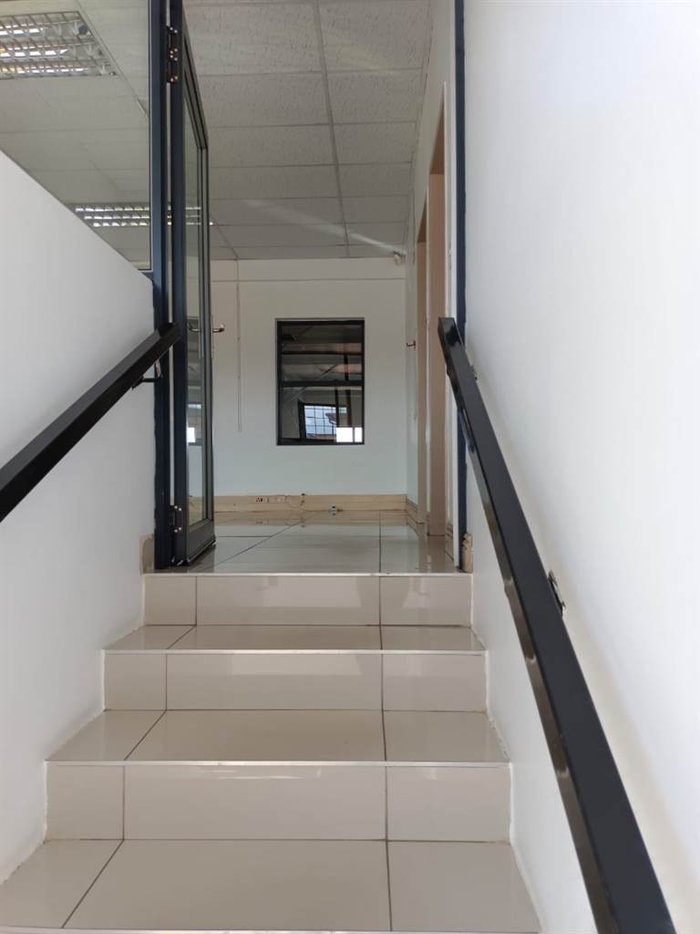 337  m² Commercial space in Waterval East photo number 8