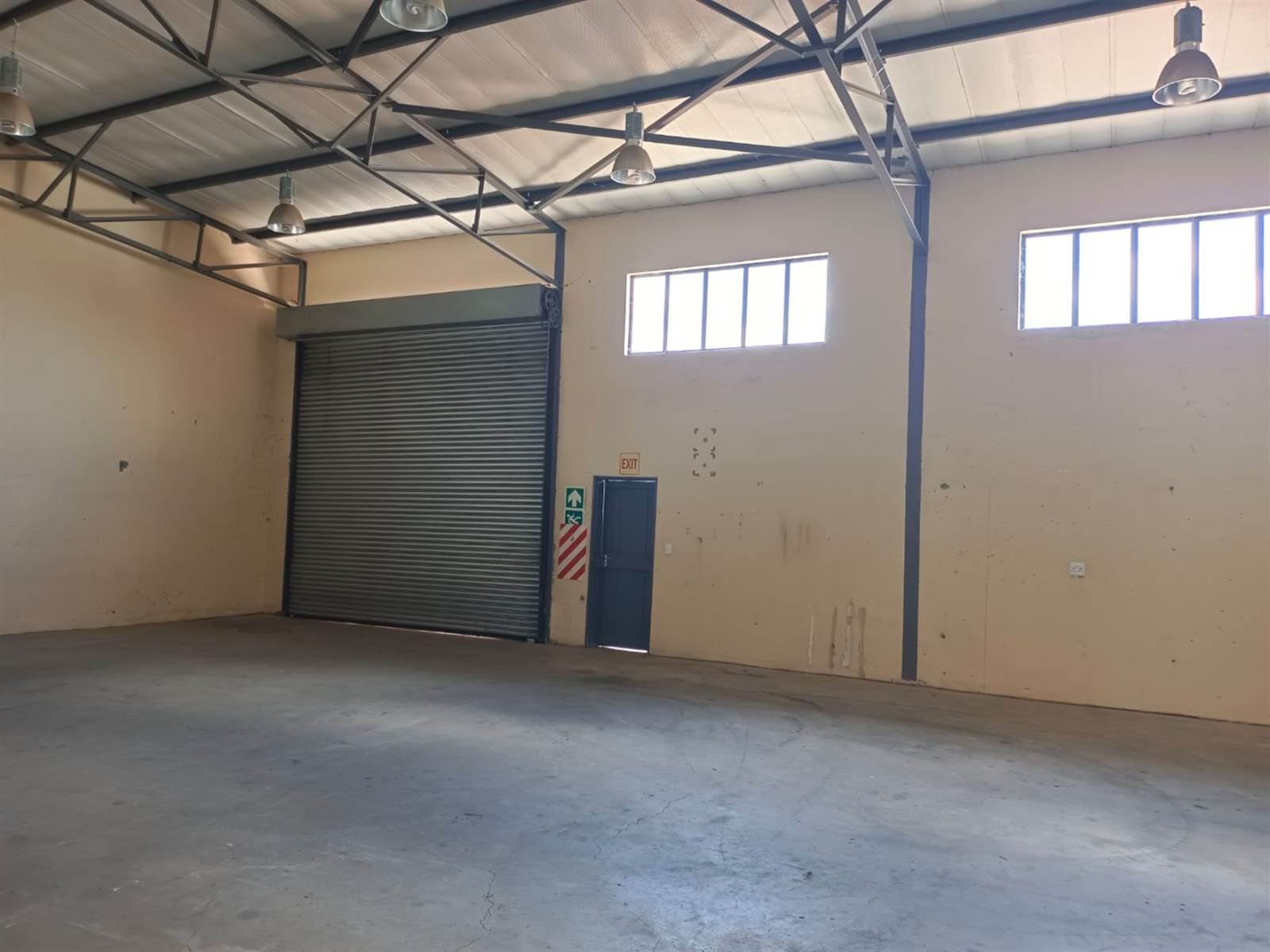 337  m² Commercial space in Waterval East photo number 20