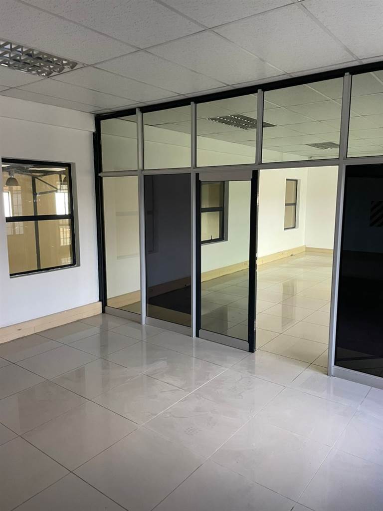 337  m² Commercial space in Waterval East photo number 6