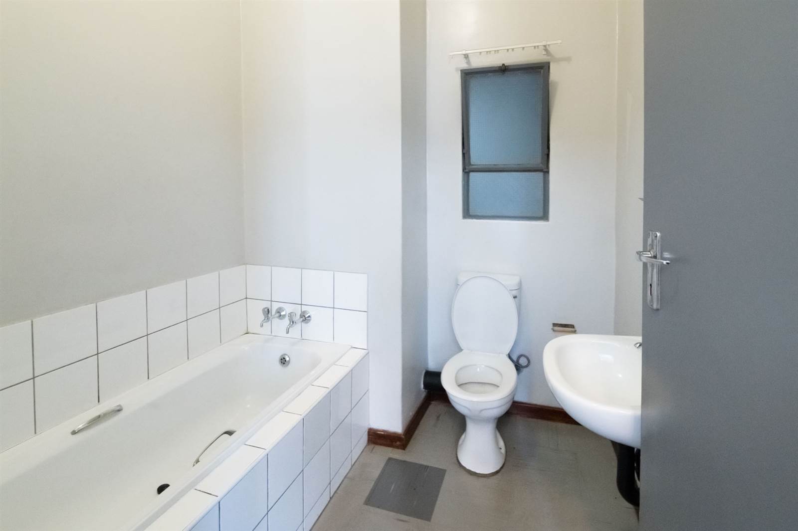 1 Bed Apartment in Jeppestown photo number 6