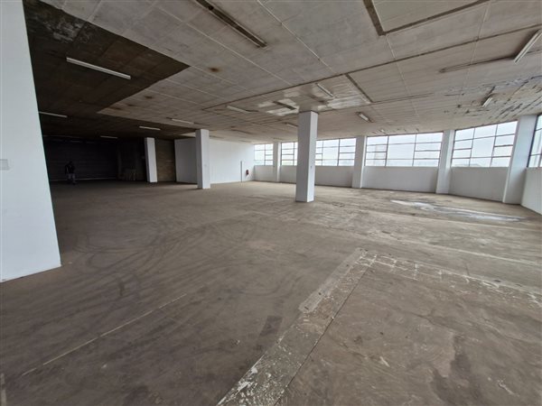 1 260  m² Industrial space