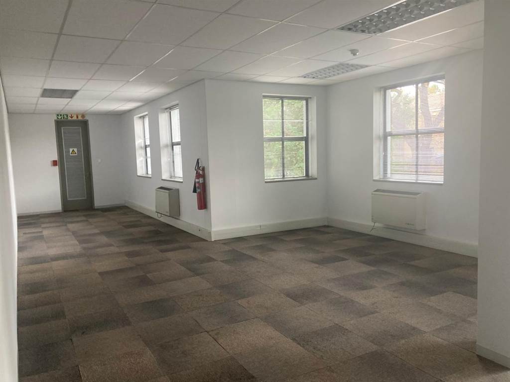 334  m² Commercial space in Illovo photo number 8