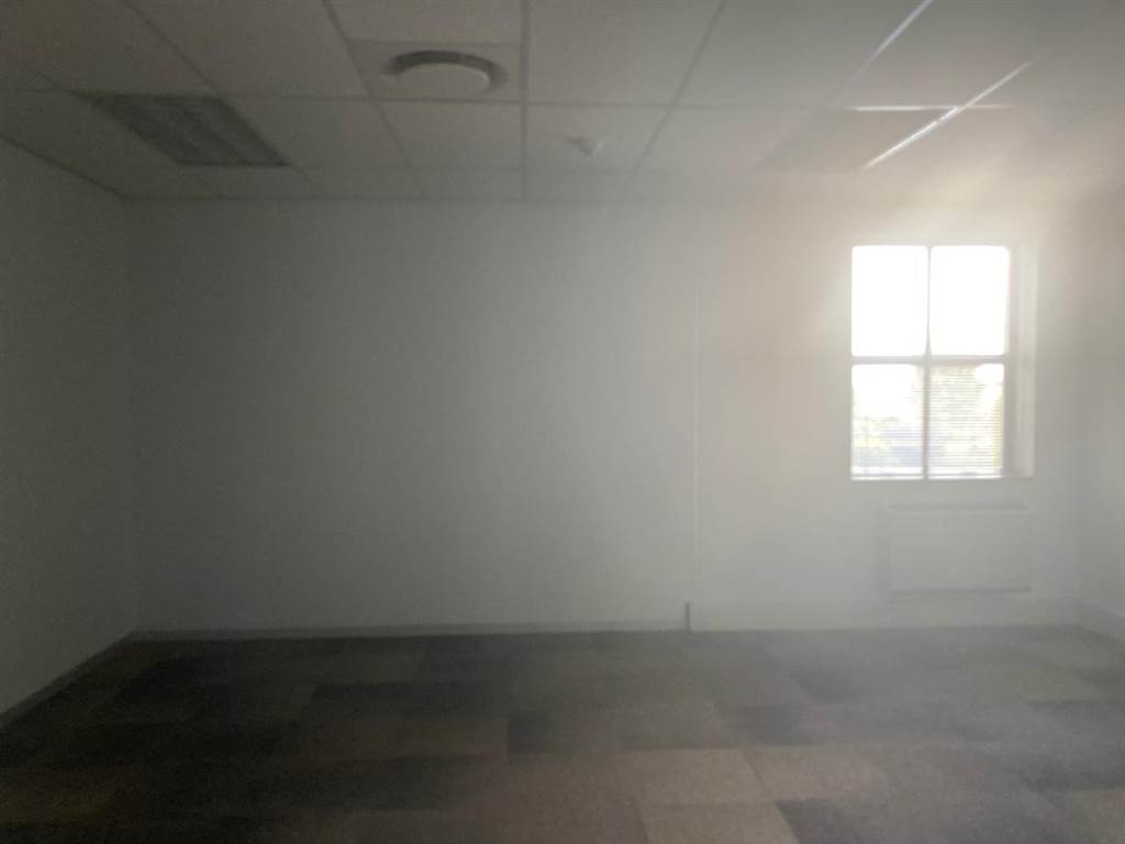 334  m² Commercial space in Illovo photo number 14