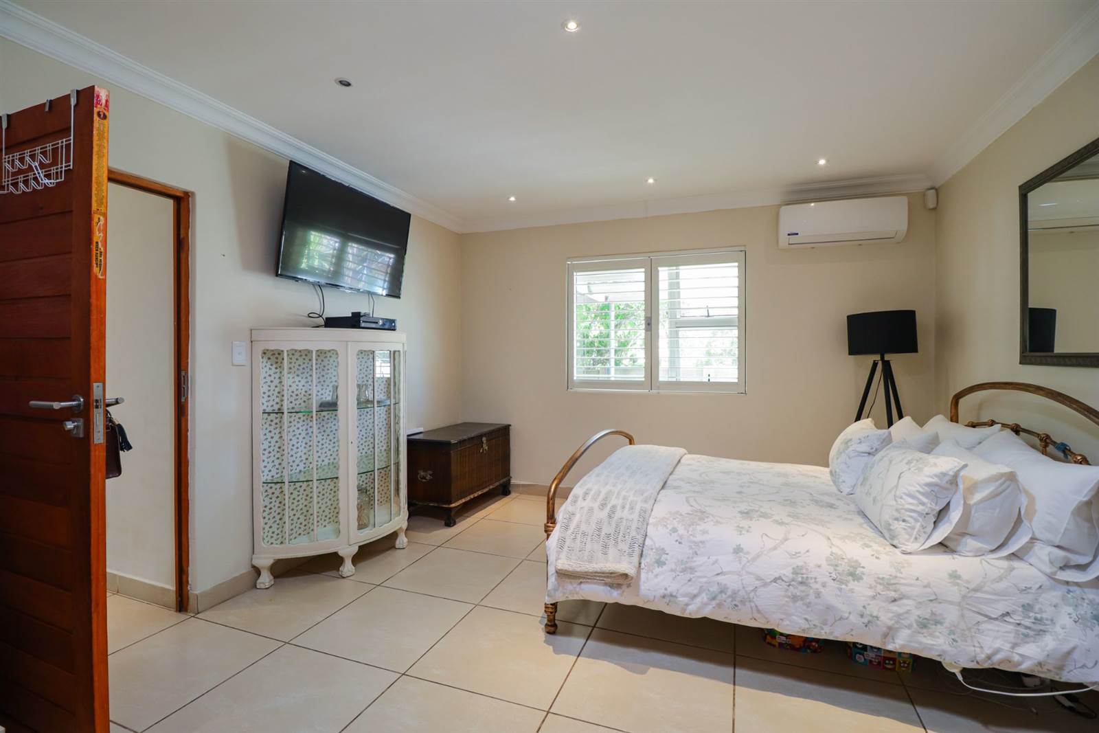 6 Bed House in Protea Heights photo number 25