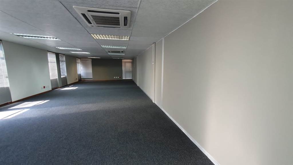 64  m² Commercial space in Lydiana photo number 8