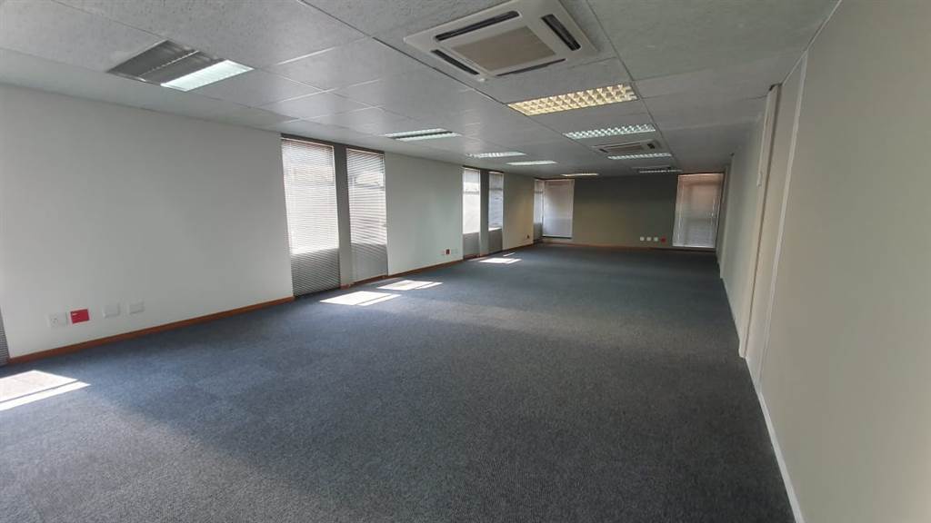 64  m² Commercial space in Lydiana photo number 2