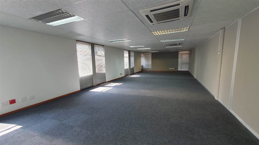64  m² Commercial space in Lydiana photo number 5