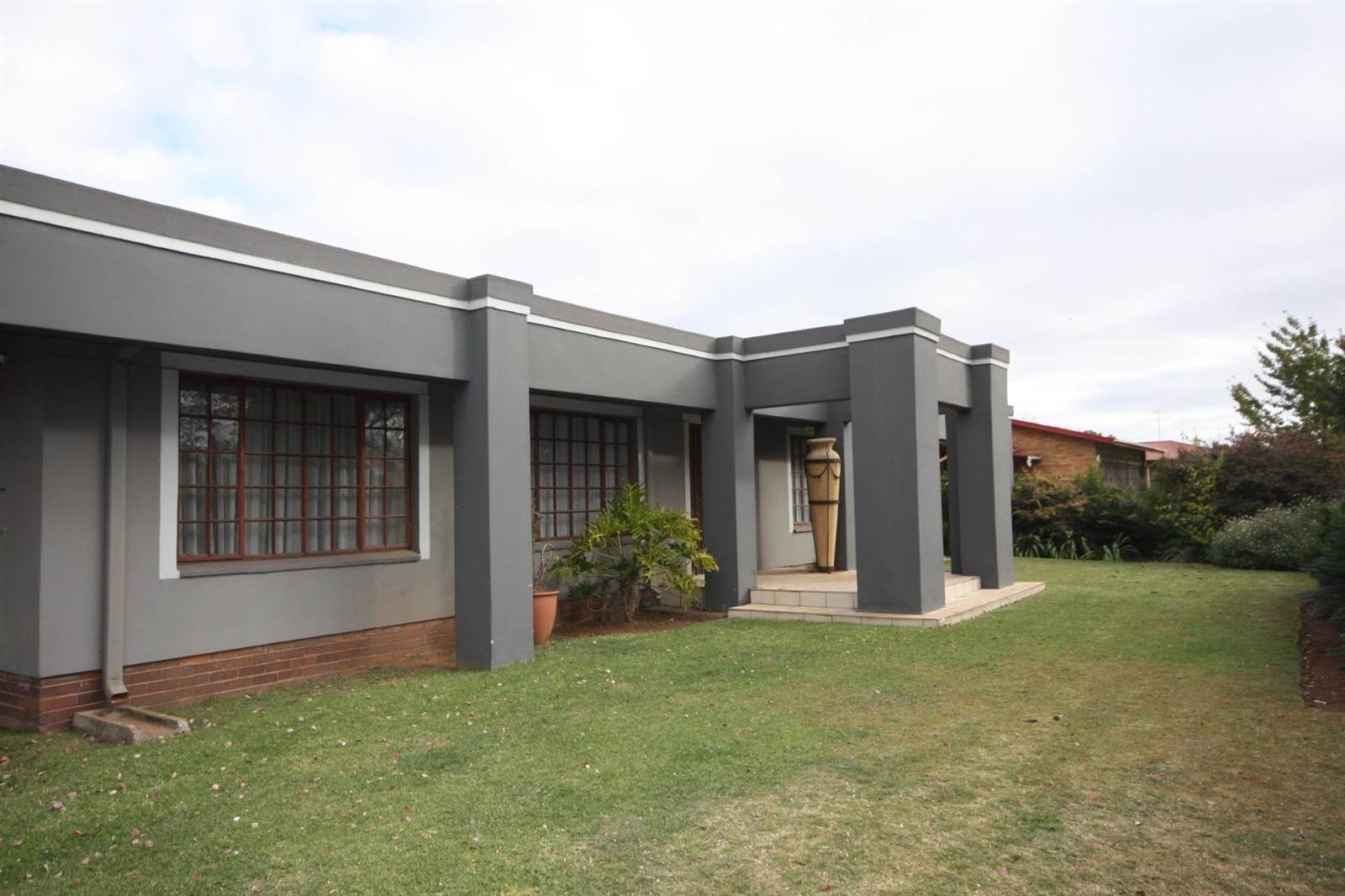 3 Bedroom House for sale in Vanderbijlpark SW1 | T5150640 | Private ...