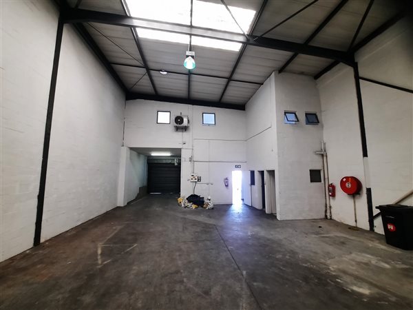 296  m² Industrial space