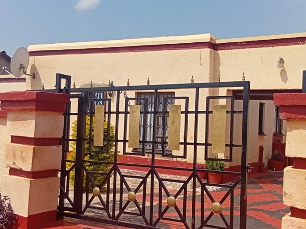 2 Bedroom House 2 Bedroom House