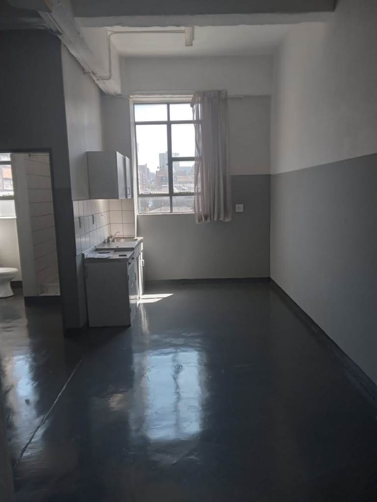Bachelor apartment in City & Suburban (Maboneng) photo number 1