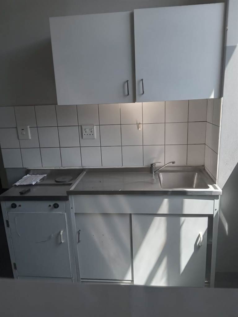 Bachelor apartment in City & Suburban (Maboneng) photo number 10